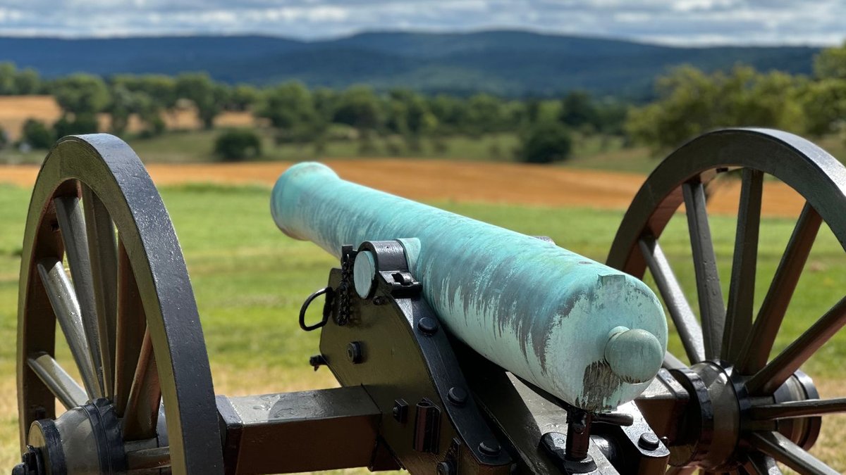 Girl discovers Revolutionary War cannon in neighbor's barn Girl discovers Revolutionary War cannon in neighbor's barn - revolutionary war cannon