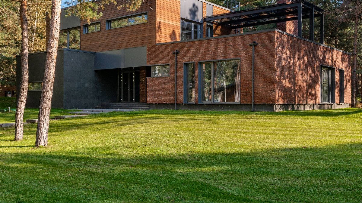 Courtyard Gardens Take Center Stage In Modern Homes