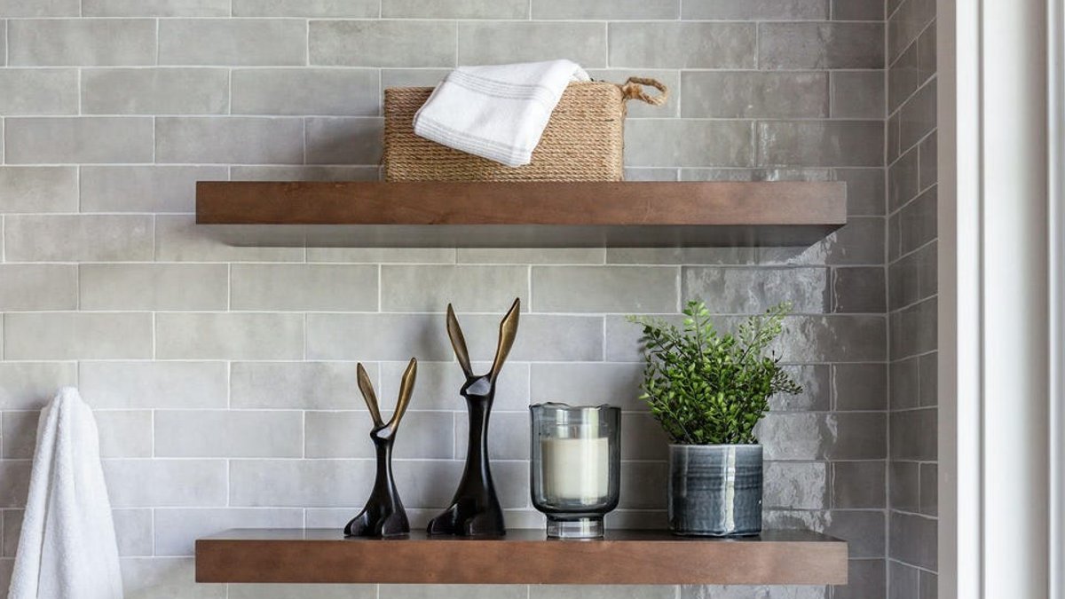6 Items Designers Avoid on Open Shelves 6 Items Designers Avoid on Open Shelves - open shelves