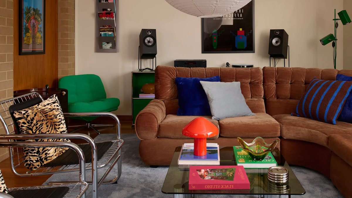 Vintage Sellers Revive a 1970s Unit - mid-century design
