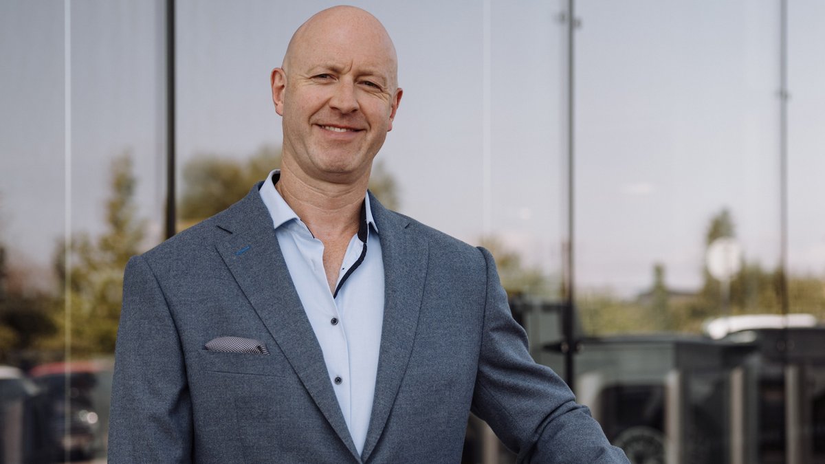 JLR reshuffles senior management team - jlr management