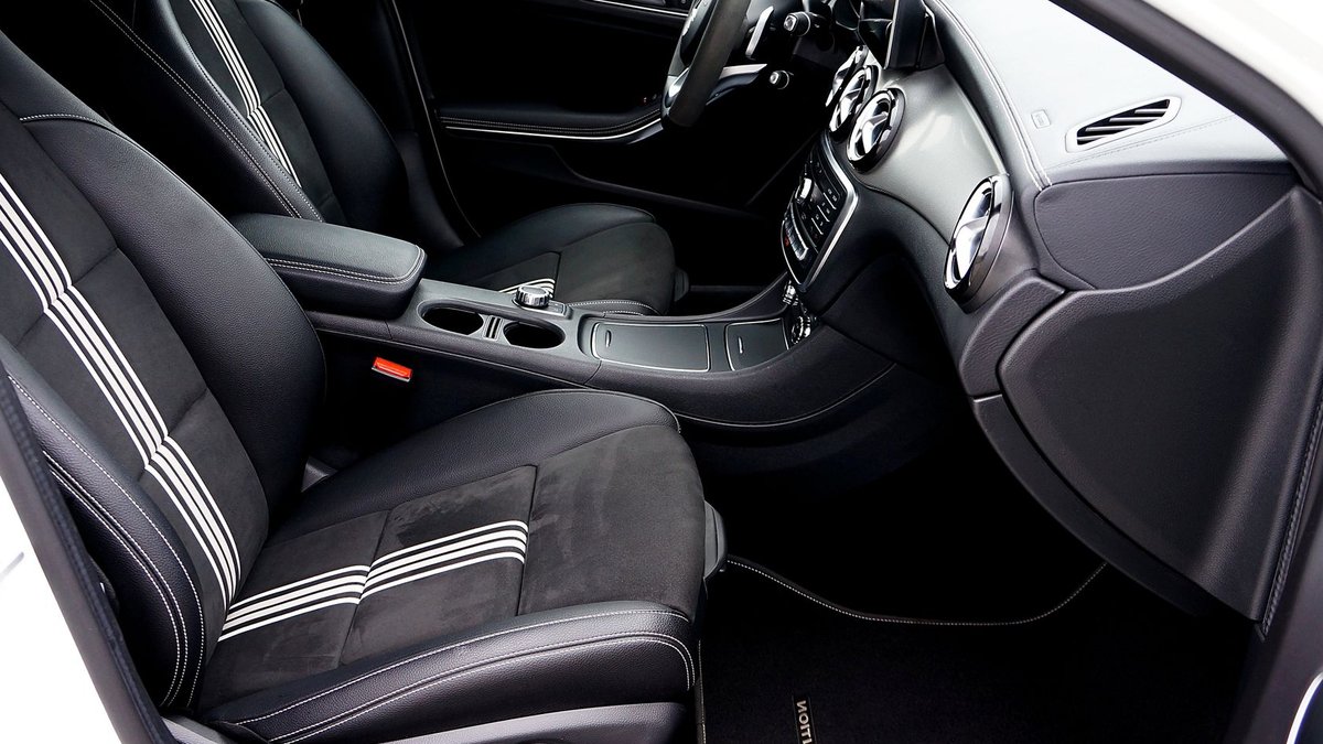 Mercedes unveils new hybrid and electric GLA - mercedes unveils
