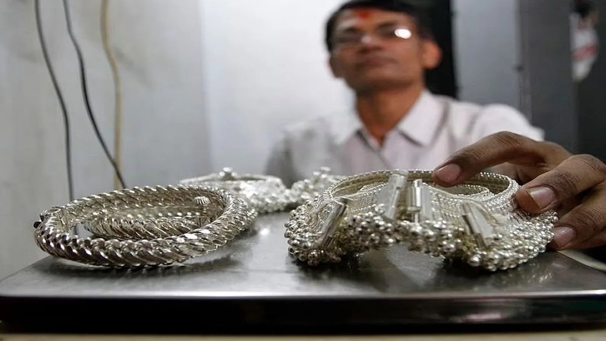 Silver prices remain steady in India today Silver prices remain steady in India today - silver prices
