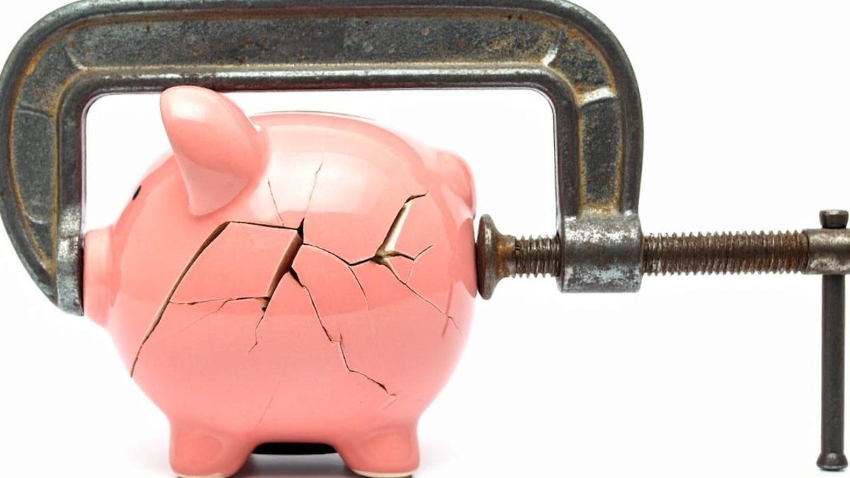 Generous pay packages can backfire Generous pay packages can backfire - generous pay packages