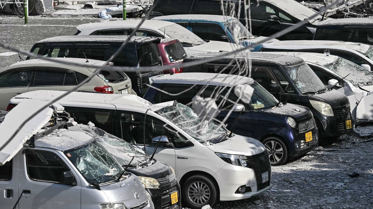 Nissan and Toyota pause production after quake - production pause