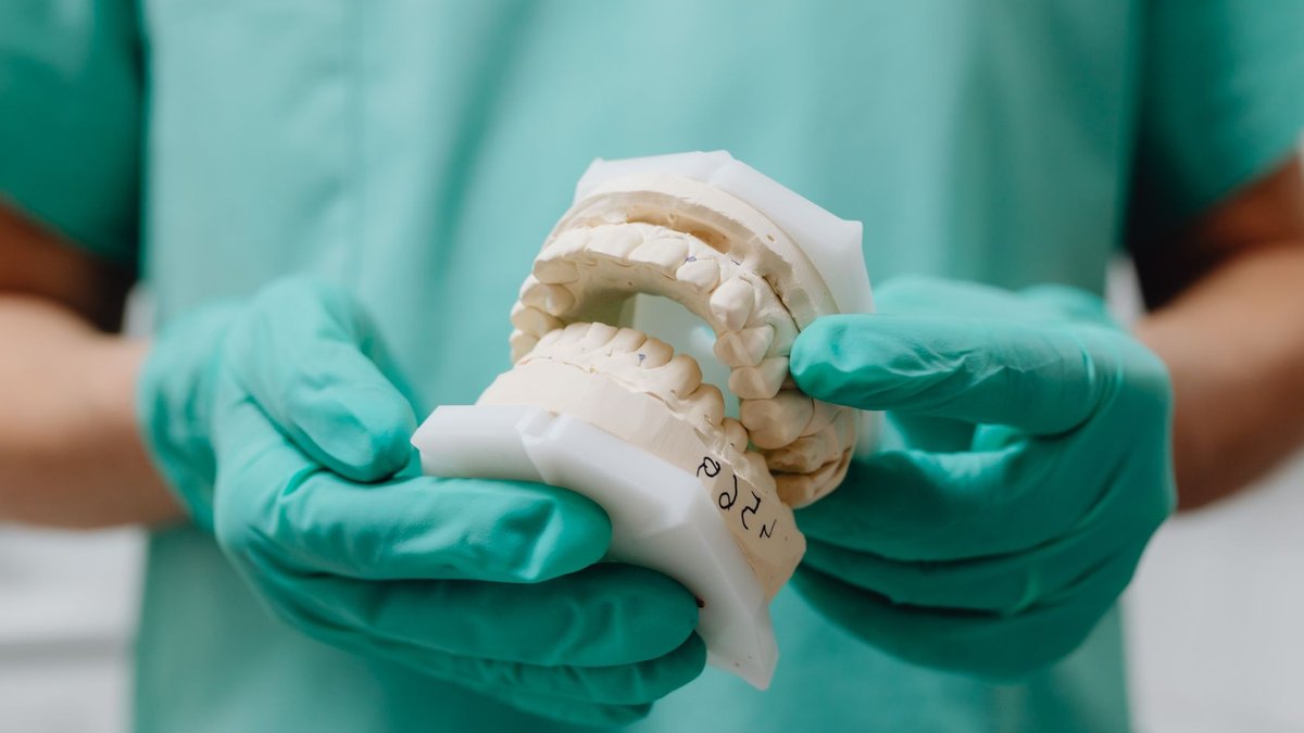 Risks of Fixing Dentures at Home Risks of Fixing Dentures at Home - denture repair