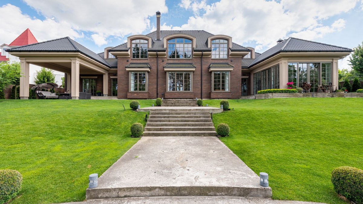Soccer stars buy up South Florida mansions Soccer stars buy up South Florida mansions - luxury mansions