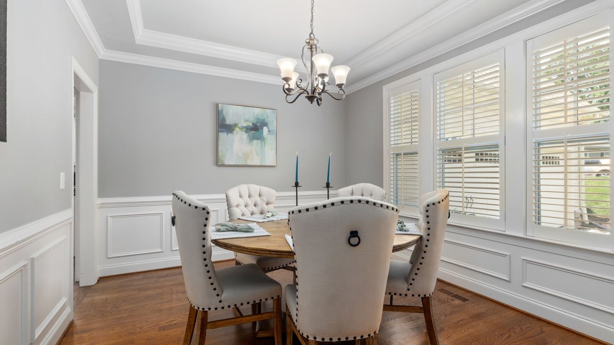 Formal Dining Rooms Return to Modern Homes