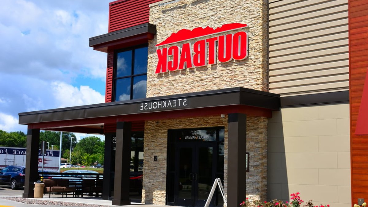 Outback Steakhouse Gains Momentum in Turnaround Outback Steakhouse Gains Momentum in Turnaround - outback turnaround
