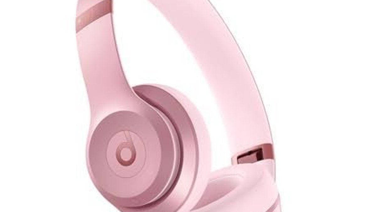 Amazon Exclusive Metallic Pink Beats Headphones Discounted by 50 Percent Amazon Exclusive Metallic Pink Beats Headphones Discounted by 50 Percent - metallic pink beats solo 4