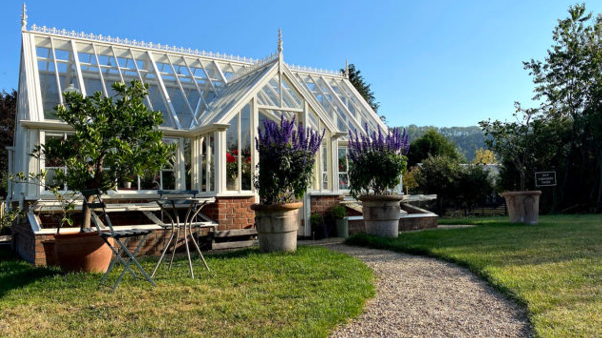 Best glasshouses for your garden this season Best glasshouses for your garden this season - glasshouses garden
