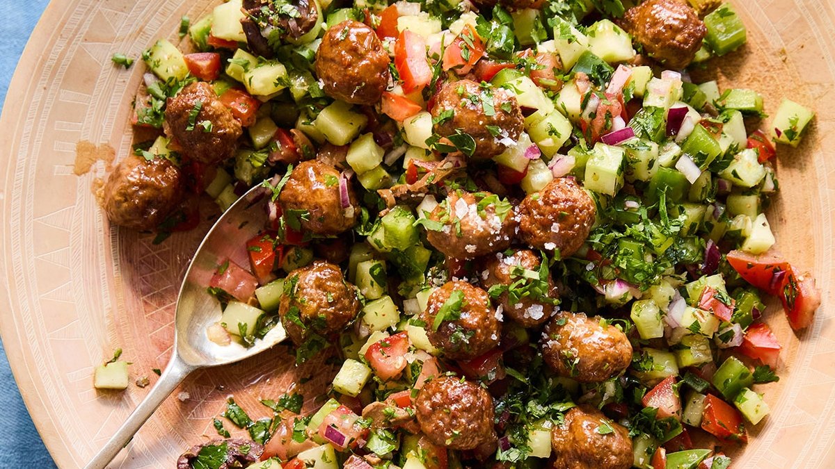 Mediterranean flavors meet in spiced merguez salad Mediterranean flavors meet in spiced merguez salad - merguez salad