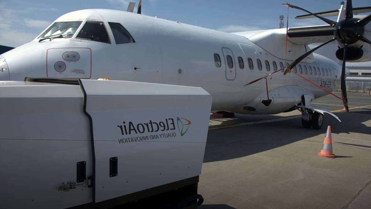 Airport Efficiency Depends on Ground Equipment Size Airport Efficiency Depends on Ground Equipment Size - airport equipment