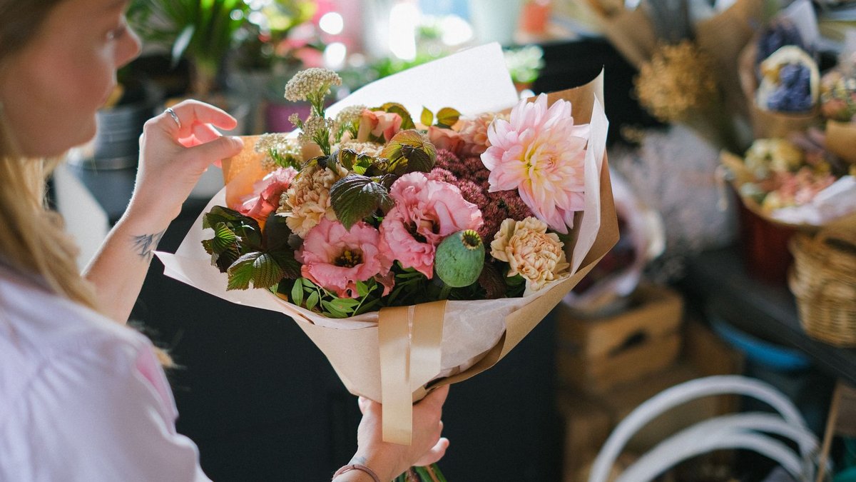 Sarah Raven grows beautiful cut flowers Sarah Raven grows beautiful cut flowers - cut flowers