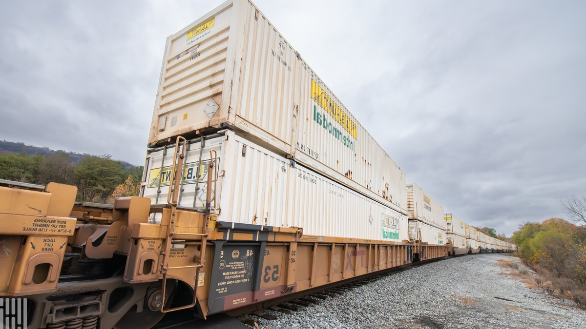 J.B. Hunt Sees Multiple Minibids This Summer J.B. Hunt Sees Multiple Minibids This Summer - freight recovery