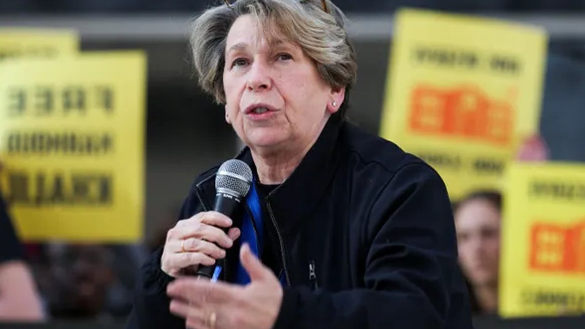 Unions challenge degree rule in court - student loan limits