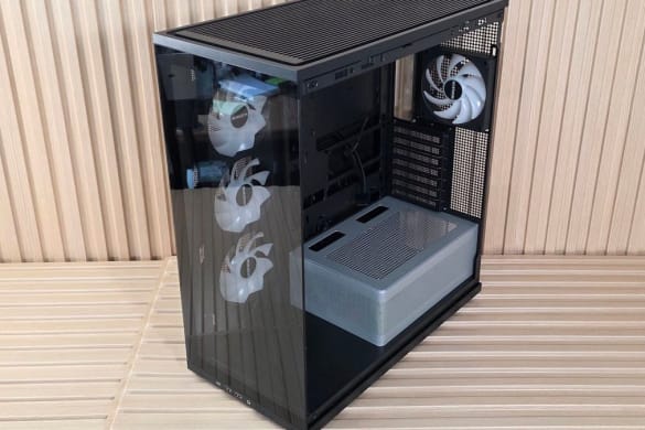 Mid-tower case offers premium features at low cost