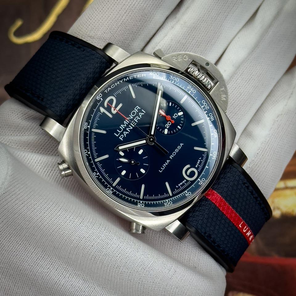 Panerai Luminor Luna Rossa Chrono Luna Rossa Pam01303 Pam 1303 Limited Edition sunburst blue dial — photo 2