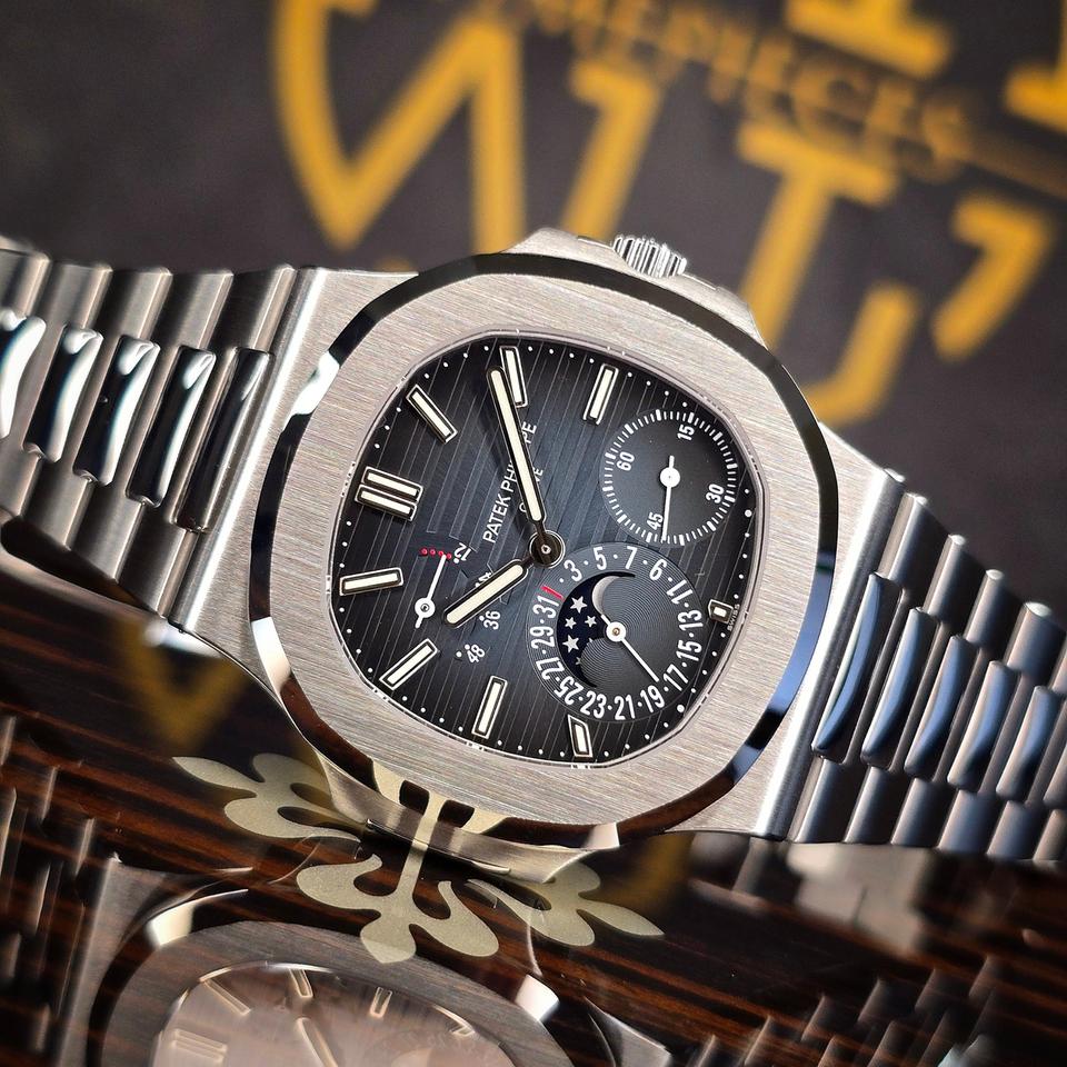 Patek Philippe Nautilus 5712A | Mint Condition | B&P