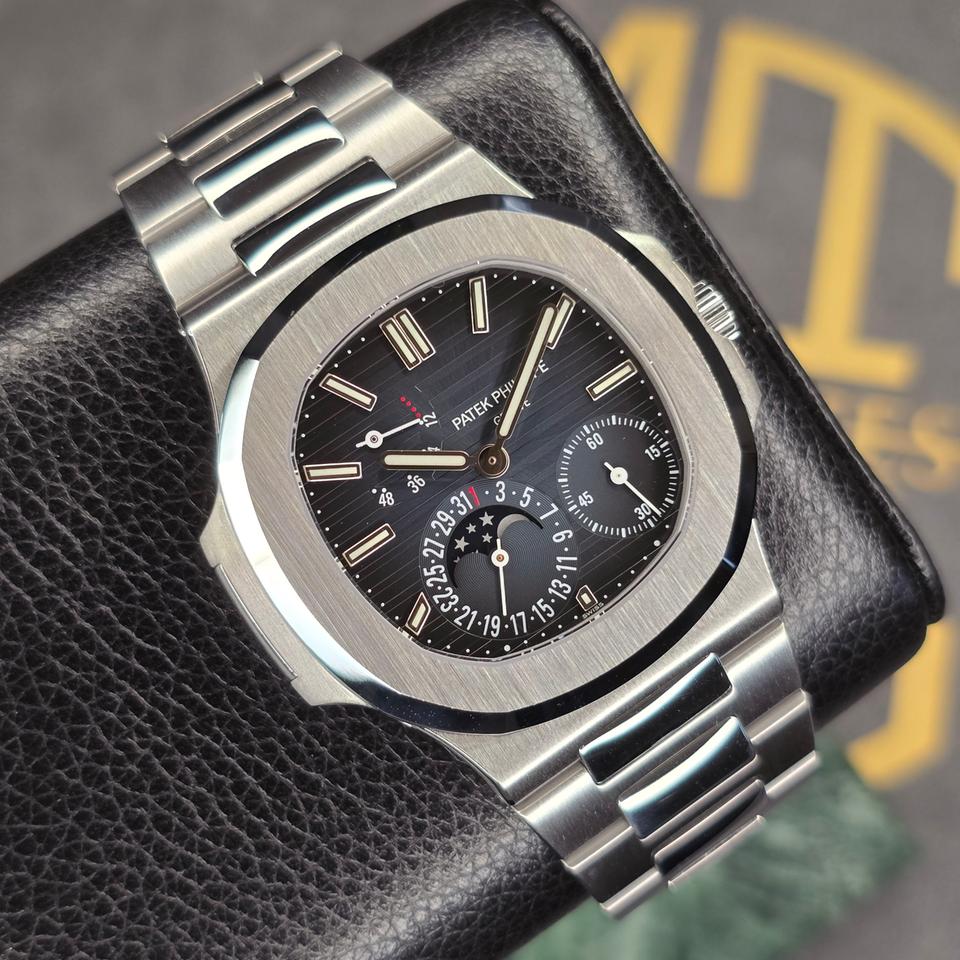 Patek Philippe Nautilus 5712A | Mint Condition | B&amp;P — photo 3