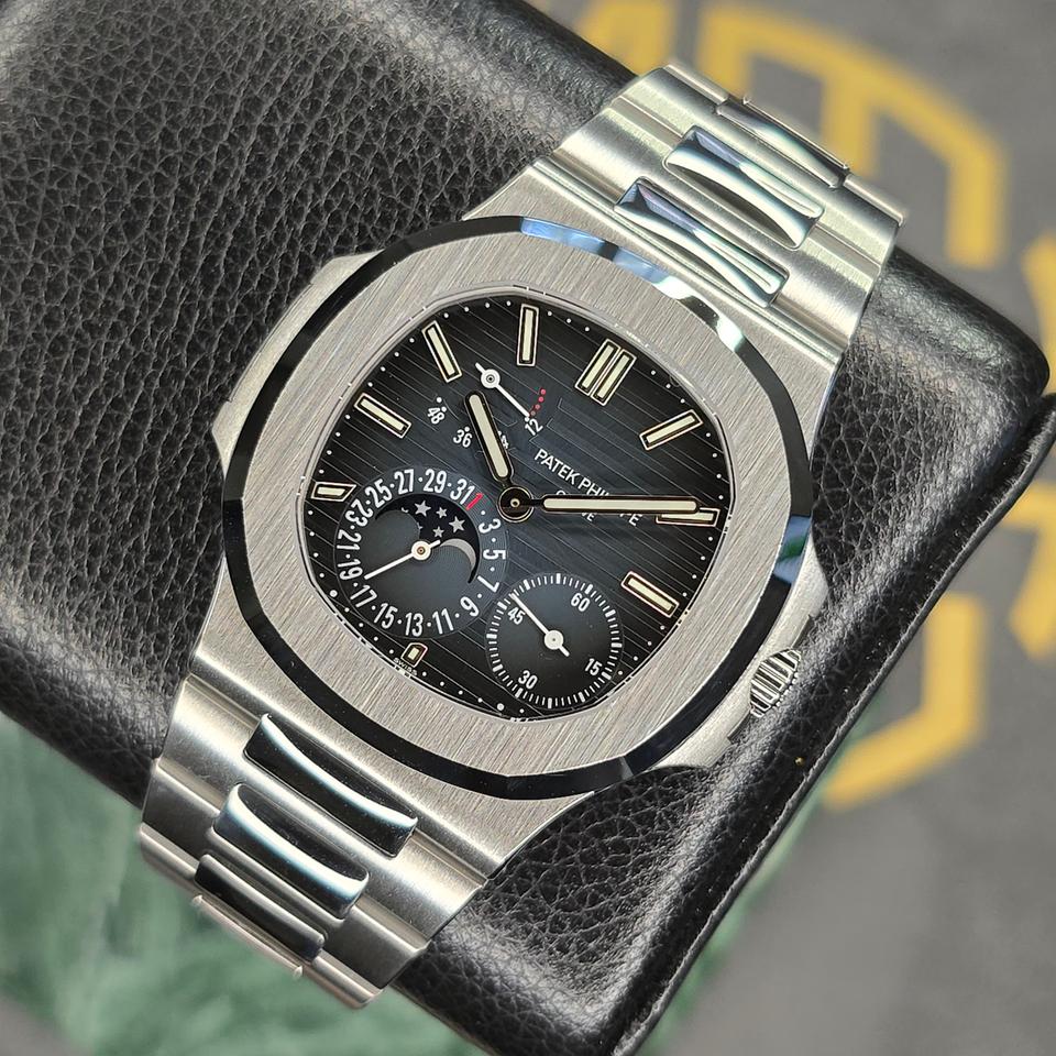 Patek Philippe Nautilus 5712A | Mint Condition | B&amp;P — photo 4