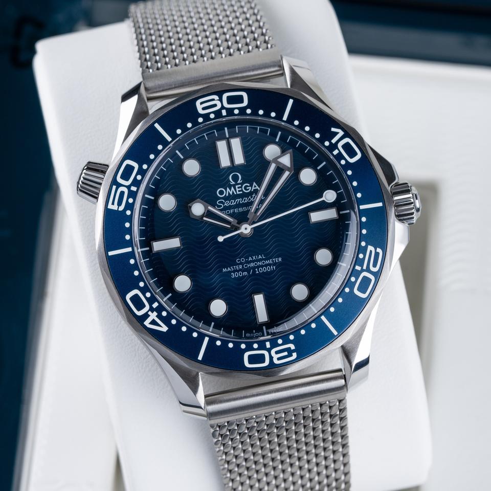 Omega Seamaster Diver 300 M NEW 2026 Seamaster James Bond 007 60th Anniversary Edition 210.30.42.20.03.002 — photo 2