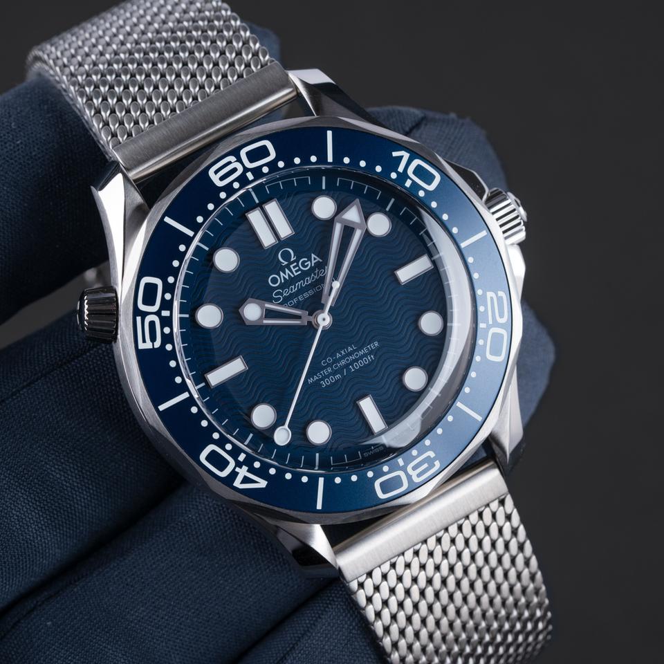 Omega Seamaster Diver 300 M NEW 2026 Seamaster James Bond 007 60th Anniversary Edition 210.30.42.20.03.002 — photo 3