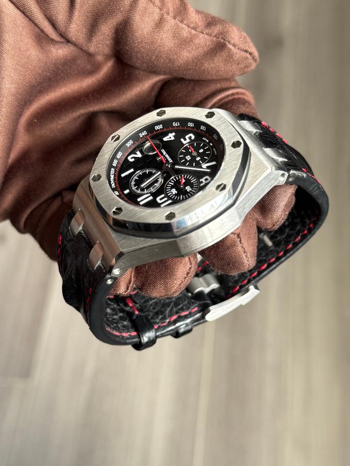 Audemars Piguet Royal Oak Offshore Chronograph Only with Travel Case — photo 3