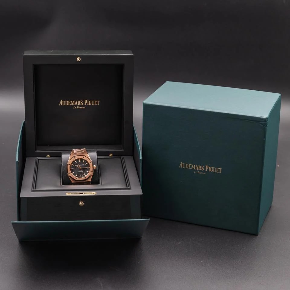 Audemars Piguet Royal Oak Selfwinding 37mm Black Dial — photo 4