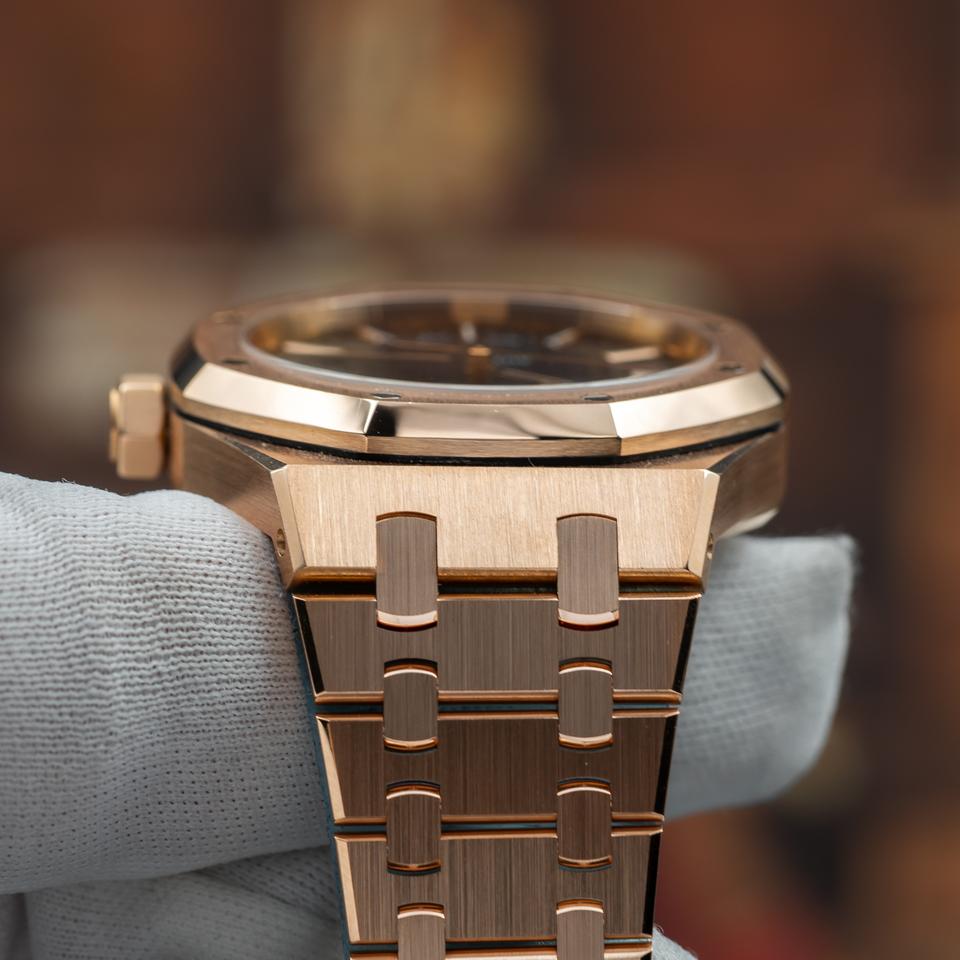 Audemars Piguet Royal Oak Selfwinding 37mm Black Dial — photo 10
