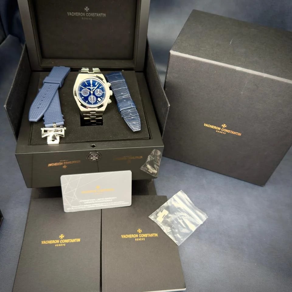 Vacheron Constantin Overseas Chronograph Blue Dial 5500V/110A-B148 Box and Papers — photo 2