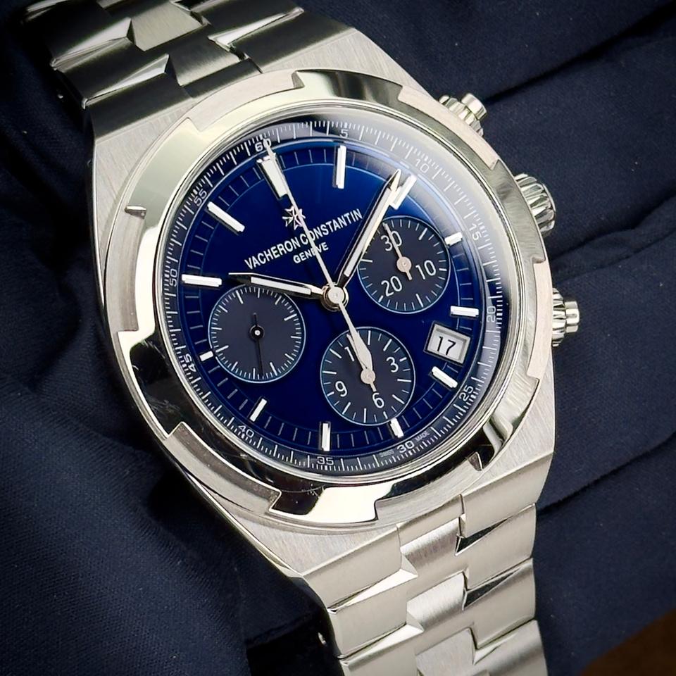 Vacheron Constantin Overseas Chronograph Blue Dial 5500V/110A-B148 Box and Papers — photo 4