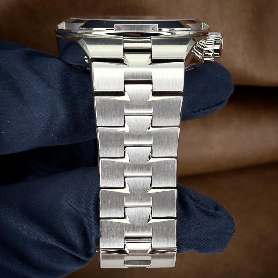 Vacheron Constantin Overseas Chronograph Blue Dial 5500V/110A-B148 Box and Papers — photo 9