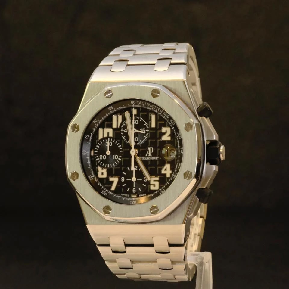 Audemars Piguet Royal Oak Offshore Chronograph black themes on bracelet
