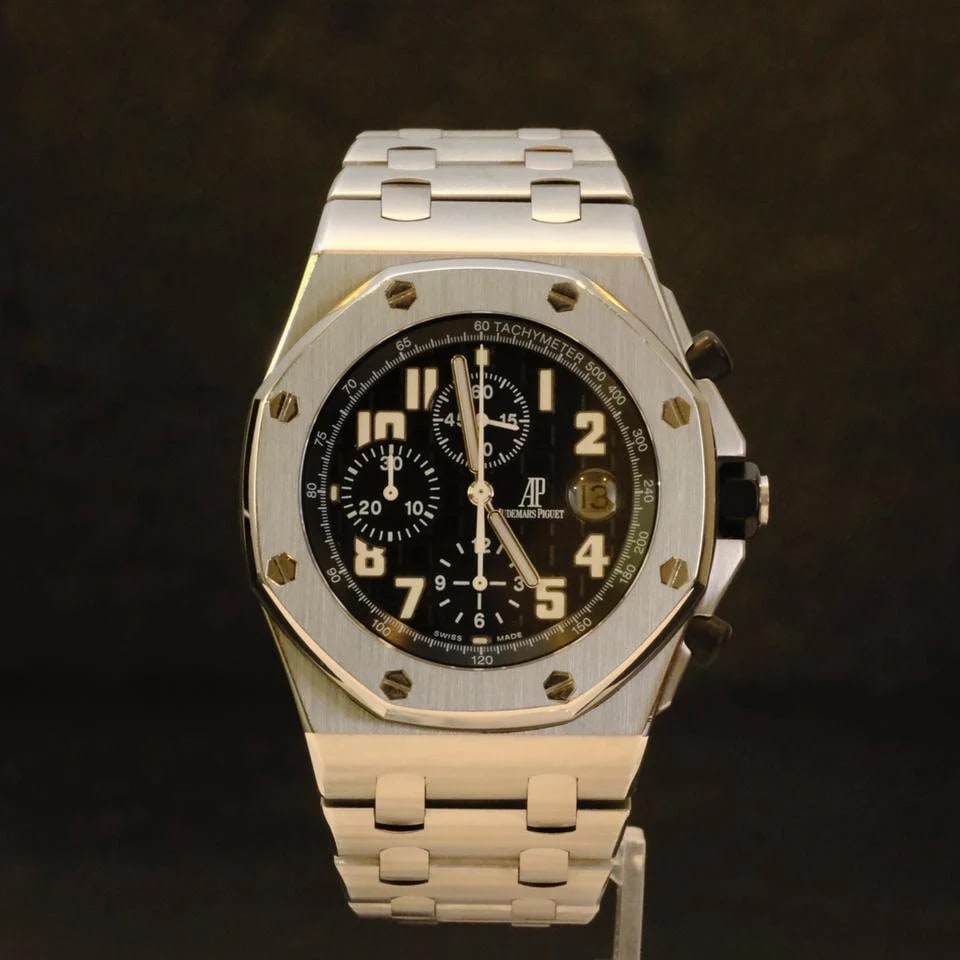 Audemars Piguet Royal Oak Offshore Chronograph black themes on bracelet — photo 2