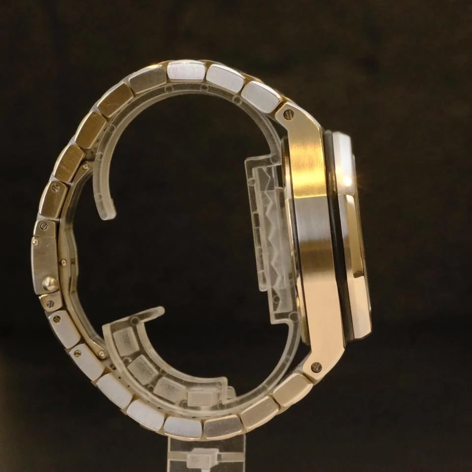 Audemars Piguet Royal Oak Offshore Chronograph black themes on bracelet — photo 6