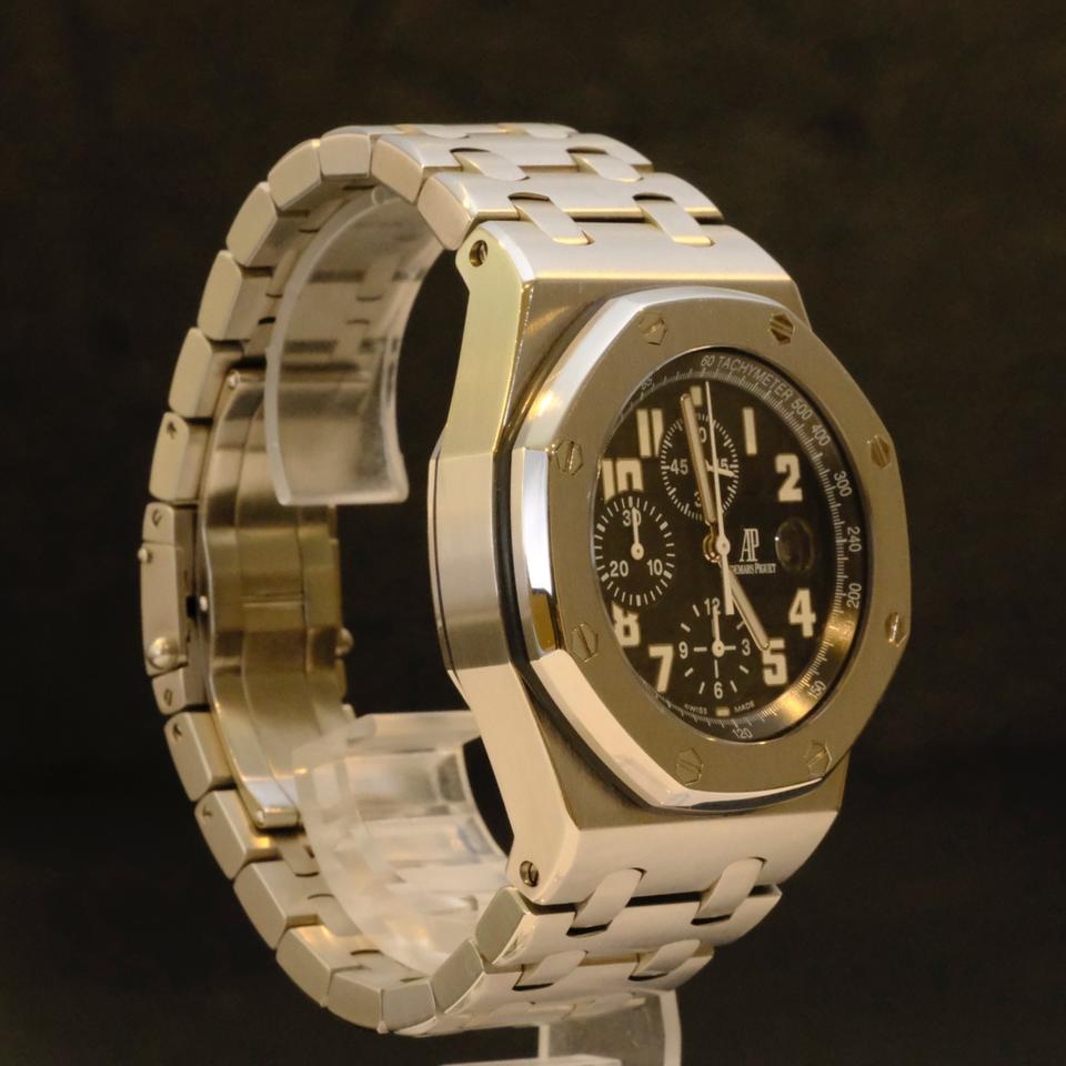 Audemars Piguet Royal Oak Offshore Chronograph black themes on bracelet — photo 8