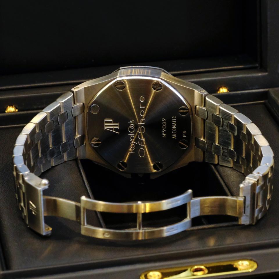 Audemars Piguet Royal Oak Offshore Chronograph black themes on bracelet — photo 13