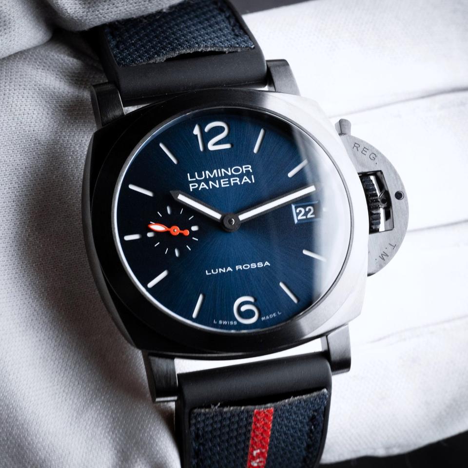 Panerai Luminor Luna Rossa Dlc Luna Rossa Pam01408 Luminor Quaranta 40mm 2024 Extended Warranty 2 Straps LNIB - Ready to Ship — photo 2