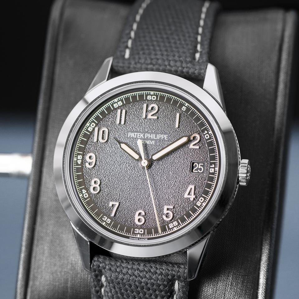 Patek Philippe Calatrava 5226G White Gold 40mm Box &amp; Papers — photo 4