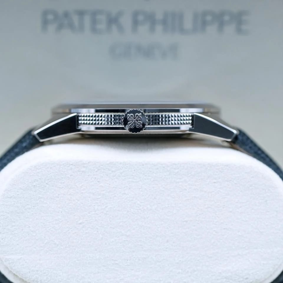 Patek Philippe Calatrava 5226G White Gold 40mm Box &amp; Papers — photo 11