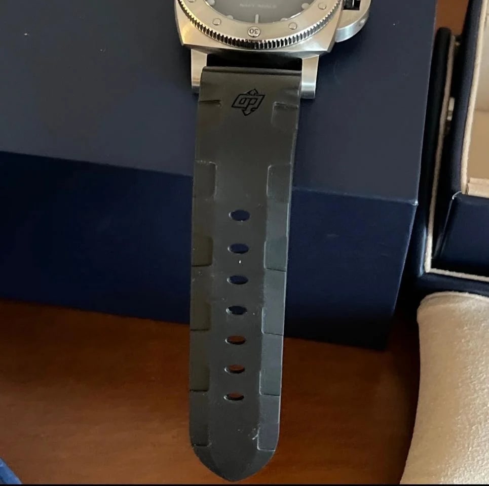 Panerai Submersible Gmt Navy Seals PAM01323 full set. 8-year extended warranty thru 2030. — photo 6