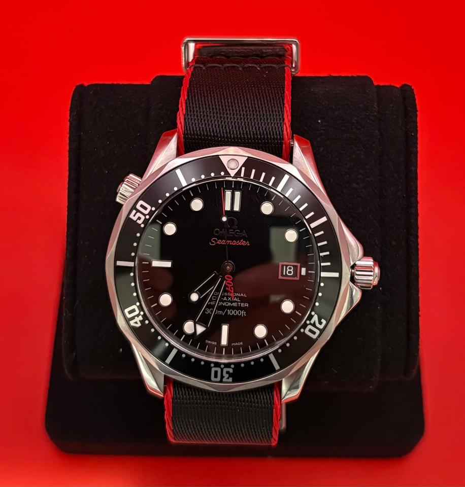 Omega Seamaster Diver 300 M 007 James Bond Special Edition (full set with extra Omega strap) — photo 2