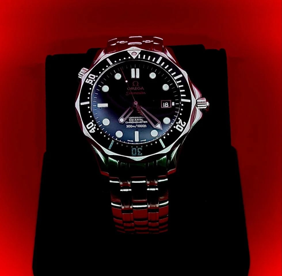 Omega Seamaster Diver 300 M 007 James Bond Special Edition (full set with extra Omega strap) — photo 3