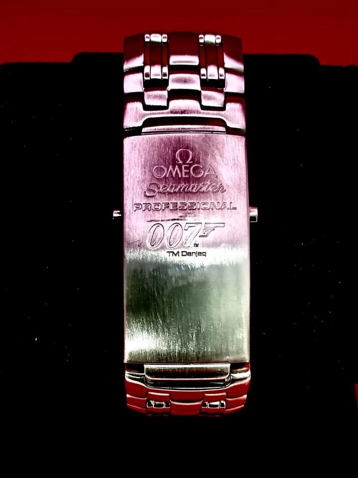 Omega Seamaster Diver 300 M 007 James Bond Special Edition (full set with extra Omega strap) — photo 5