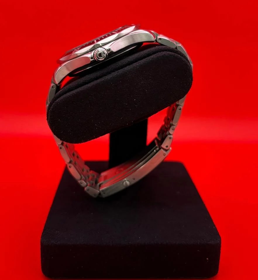 Omega Seamaster Diver 300 M 007 James Bond Special Edition (full set with extra Omega strap) — photo 9