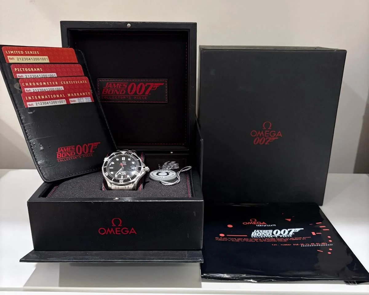 Omega Seamaster Diver 300 M 007 James Bond Special Edition (full set with extra Omega strap) — photo 11