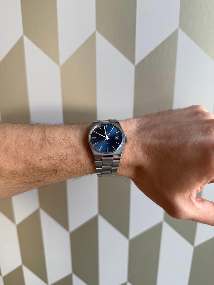 Omega Genève 1969 Ultra Rare Blue Sunburst Dial Automatic Overhauled — photo 2