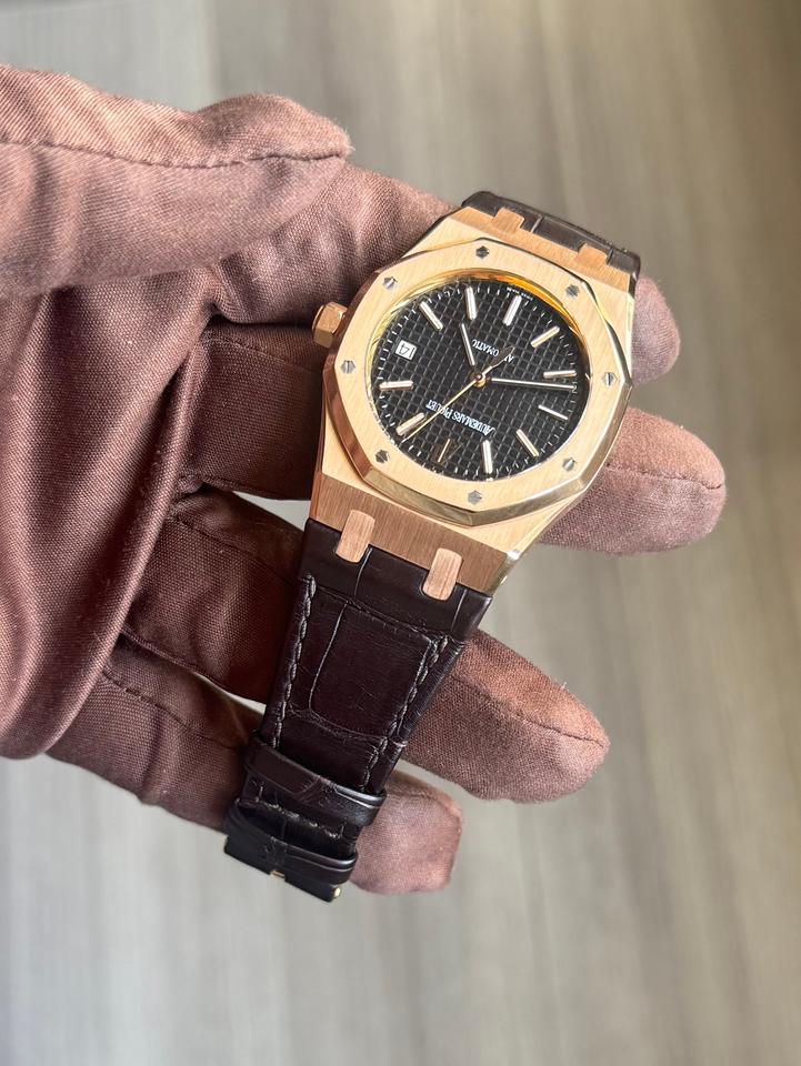 Audemars Piguet Royal Oak Selfwinding Comes as Watch Only — photo 3