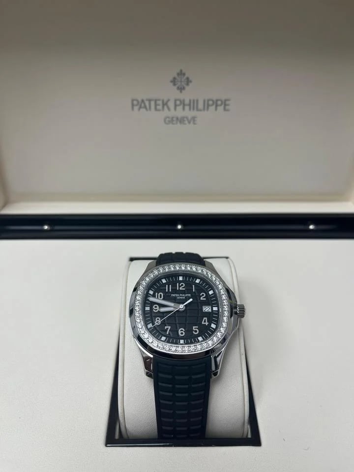 Patek Philippe Aquanaut Luce Black Dial Steel Case With Diamonds — photo 4